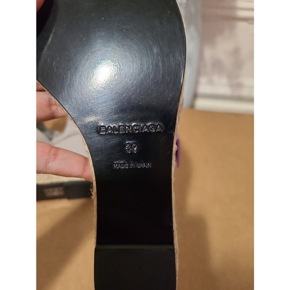 Authentic Balenciaga Sandals - Picture 8 of 14